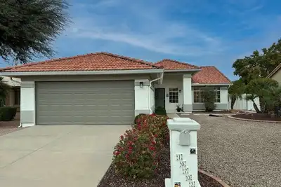 Image de Welcome to newly remodeled home in Ironwood Golf Club Community of Sun Lakes Az