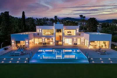 Image de Large Modern Villa With Heatable Infinity Pool And 7 Bedrooms