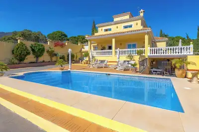 Image de Studio Penthouse 'Roca Penthouse' avec vue sur la mer, Wi-Fi et climatisation