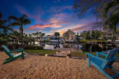 Image de Mariners Way-Waterfront Retreat with Private Dock!