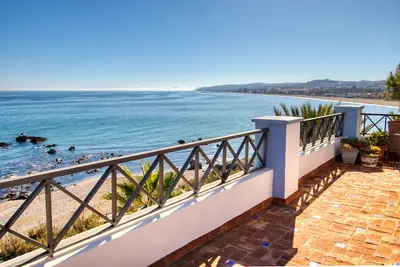 Image de Fabulous beachfront Penthouse at La Perla De La Bahia