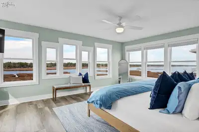 Image de Dog Friendly | Waterfront | Surf City, Nc  | Elevator