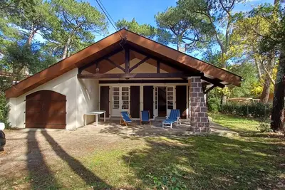 Image de Villa familiale à 5 mn de la plage et 10mn du lac et du centre-ville.