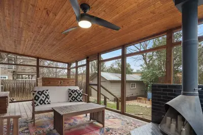 Image de Elegant Escape | Gourmet Kitchen + Outdoor Living