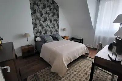 Image de Maison avec garage sur la route des châteaux et de la Loire à vélos.