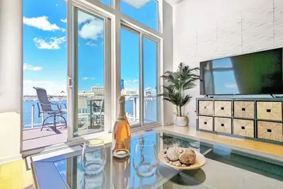 Image de Bayfront Ac-Insane Views! Luxury Escape on the Bay