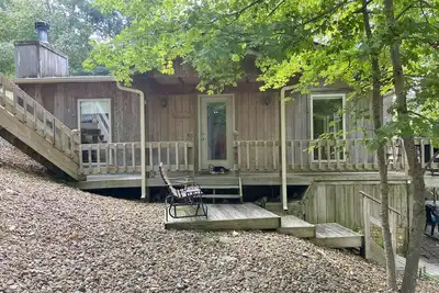 Image de Cozy Cabin in Quiet Cove with Private Boat Dock