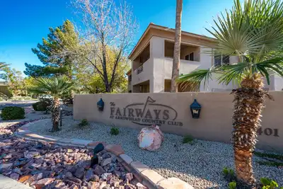 Image de Spacious Glendale Condo/Great location/Pool&Spa