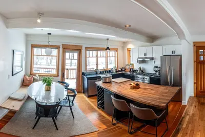 Image de \nEscape to this private, cozy cabin a short drive from Jackson Hole Mountain \n\n