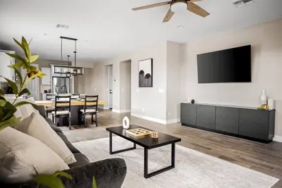 3 Br home w/Pool & Game room