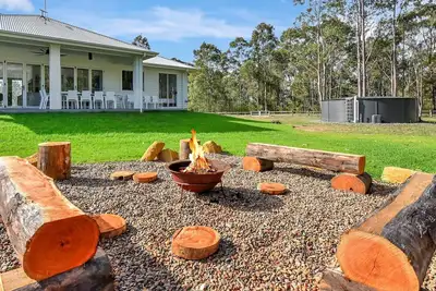 Image de Tranquil Vista Luxury Estate - Ultimate Weekend Haven