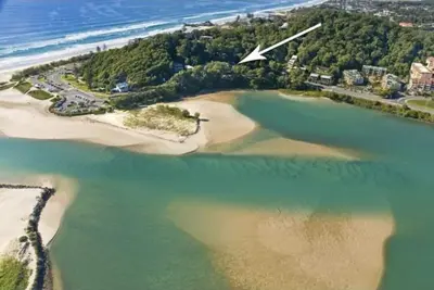 Image de Alley Beach House Currumbin with rooftop deck & plunge pool opposite the beach