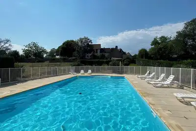 Image de Maison de Famille avec piscine jusqu'Ă 12 personnes Ă la campagne.