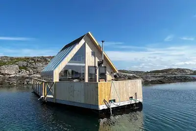 Image de Unforgettable Floating Suite, located in the beautiful Kvenvær archipelago