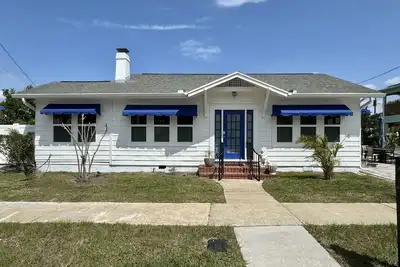 Image de 2 Bedroom 1 Bath Historic Home in Tarpon Springs, Fl