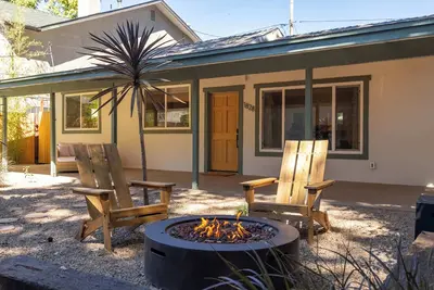 Image de Serene 2br • Sauna • Cinema • Near Downtown