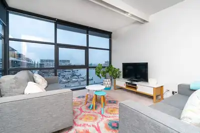 Image de New to Vrbo: Captivating Unit with Lake View in Kingston!