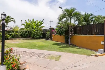 Image de Blissful 2 Bedroom Garden Apartment in Kingston near Usain Bolt Restaurant