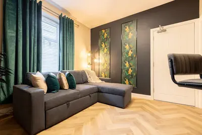 Image de Derry City, Northern Ireland - Violet Suite Apartments (B), 4 Guests (1 Apartment) or 8 Guests (2 Ap