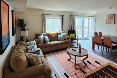 Image de Uptown Grove Ac-1 Block from Casino and Boardwalk!