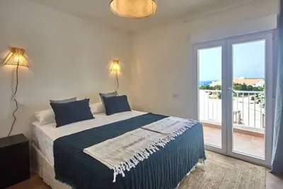 Image de A 5 min Ă pied de la plage : duplex avec piscine