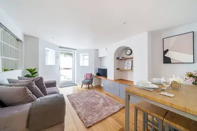 Image de Modern Living by Lawsons