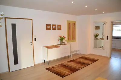 Image de Charmante Ferienwohnung mit Zwei Schlafzimmern und Wintergarten