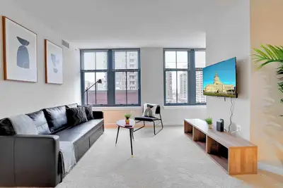 Image de Apt Steps from Metro | Near Pentagon City