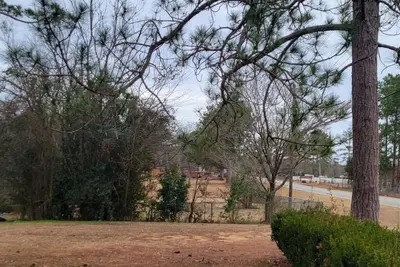 Image de Entire House\nCountry Corner