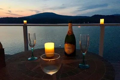 Image de Welcome to our Lakehouse-nestled just steps away from pristine Merrymeeting Lake