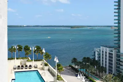 Image de Brickell Retreat with Views