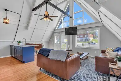Image de The A-Frame. Centrally located to downtown Bristol and the new Hard Rock Casino.