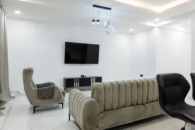 Image de Reo's Smart Haven: Chic & Comfy