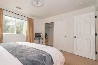 Image de Gorgeous California Casual Organic Modern Townhome