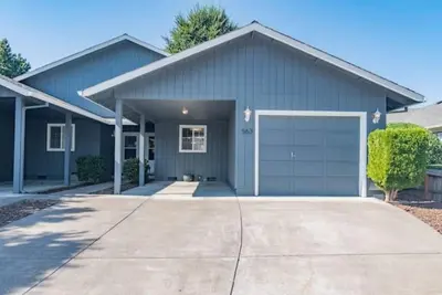 Image de Townhouse 2 bed 2 bath fenced backyard garage park