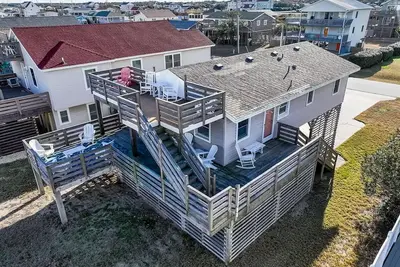 Image de Ocean Views -Dog Friendly- 3rd Row From The Beach\n\n