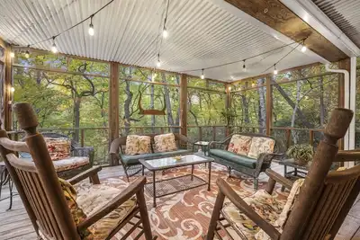 Image de Treetop Montreat/Blk Mtn 5br /4ba cabin w/Creek just 20 minutes to Asheville!