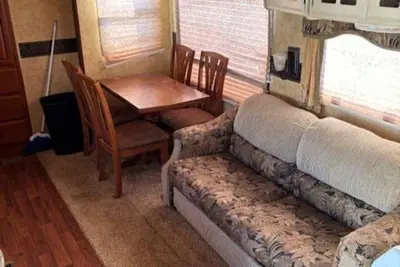 Image de 2 Bed, 2 Bath High End Rv, Fully Furnished, Pet and Child Friendly