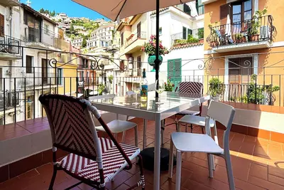 Image de Le Pigne apartment in Taormina center with terrace and view