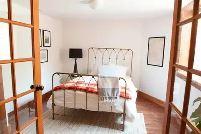 Image de Wes Anderson inspired historical private apt