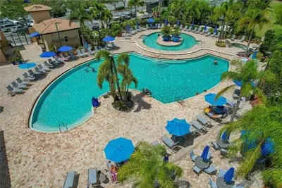 Image de Top Floor Condo w Golf Course View! Private Balcony & Storage Area. River Strand