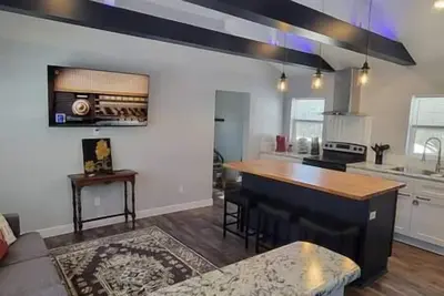 Image de Stylish 2br Bungalow | Near Airport & Downtown Dsm, Newly remodled and close to downtown Des Moines