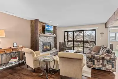 Image de Knolls 0511 - Spacious Waterfront Condo!