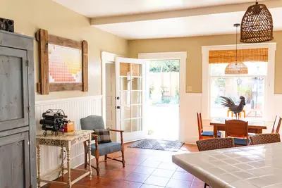 Image de Cozy Home on Vine Street