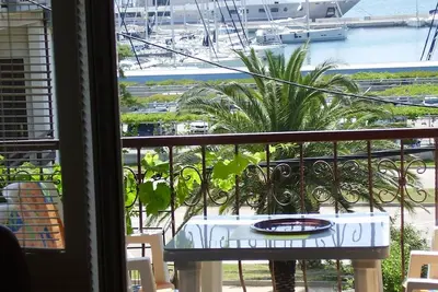 Image de Appartement d'une chambre avec le balcon et la vue sur le mer Kastel Gomilica, Kastela (A-22370-a)