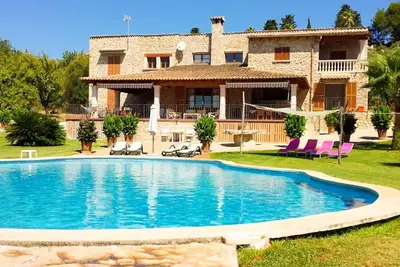 Image de Belle villa avec une piscine incroyable