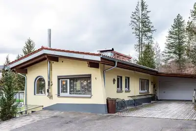Image de Appartement de vacances \"Schwarzwälder Kirsch Oben\" avec terrasse privée, jardin privé et Wi-Fi