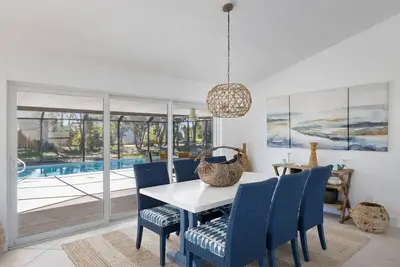 Image de Stunning Pool Home, Steps to Beach, Free Bikes