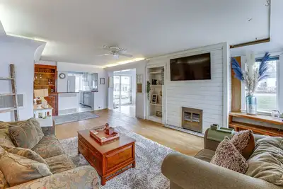 Image de Quiet Manistee Home w/ Patio < 1 Mi to Beaches!