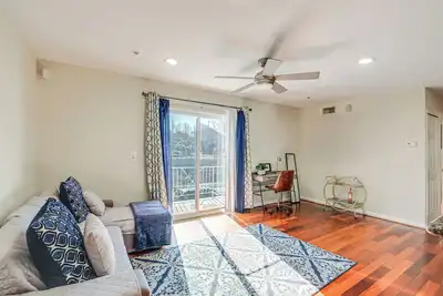 Image de 4 Mi to Nationals Park: Dc Condo w/ Balcony!